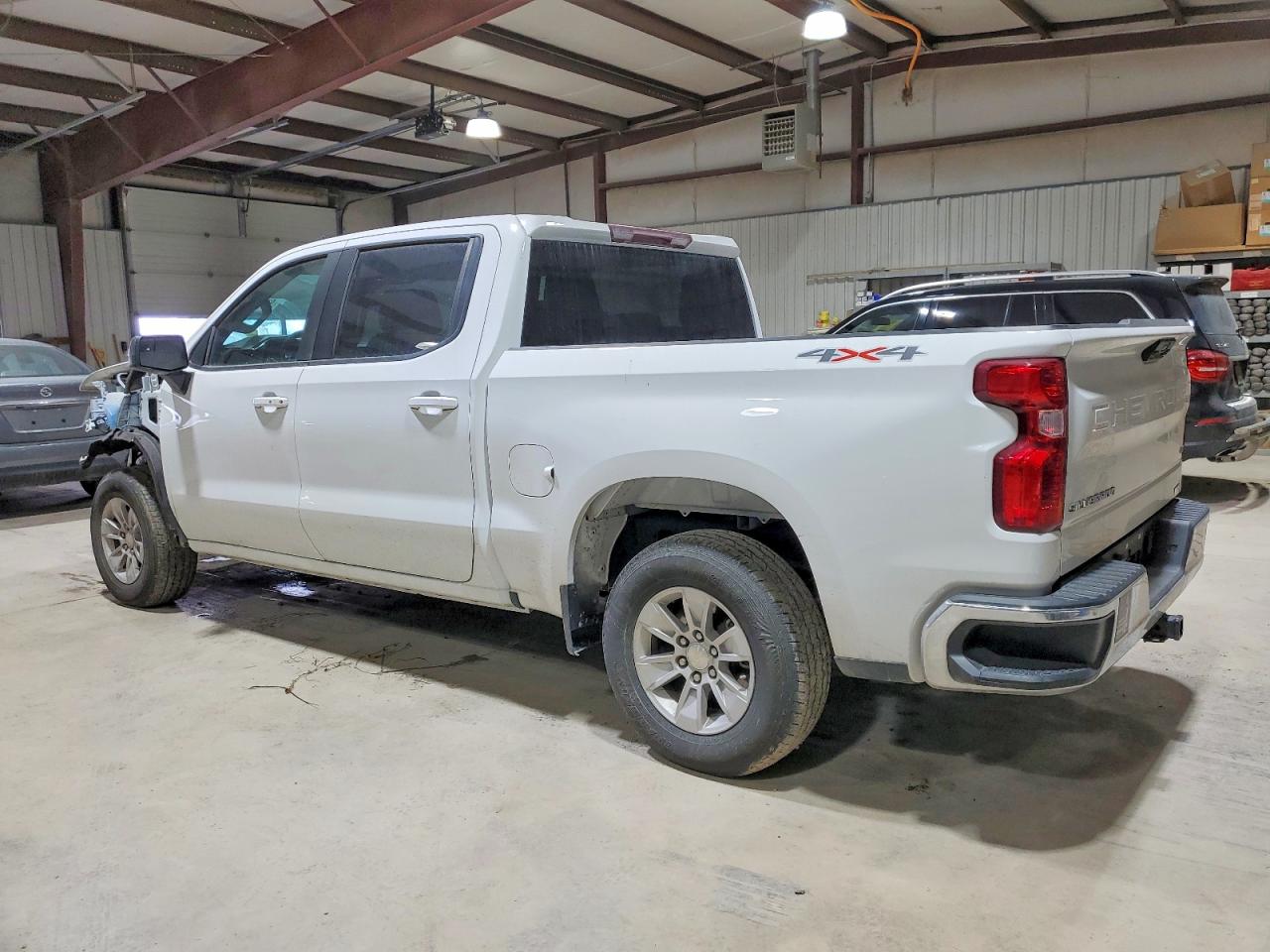 2023 CHEVROLET SILVERADO K1500 LT photo 2