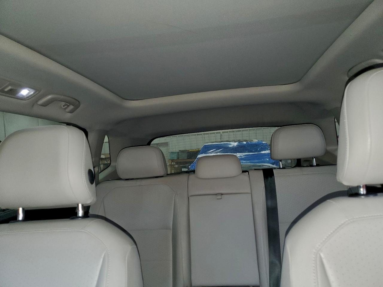2021 VOLKSWAGEN TIGUAN SE photo 10