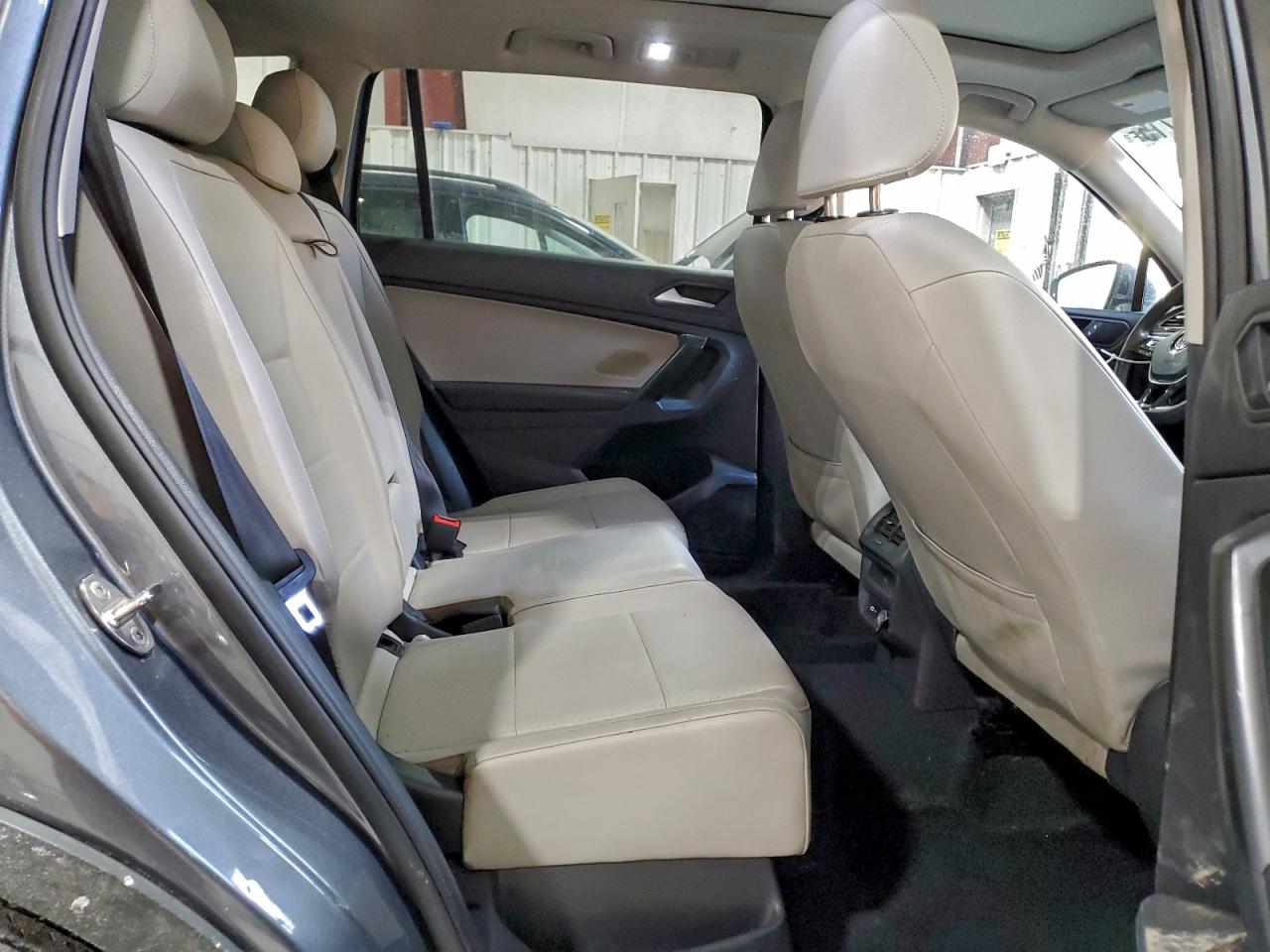 2021 VOLKSWAGEN TIGUAN SE photo 11