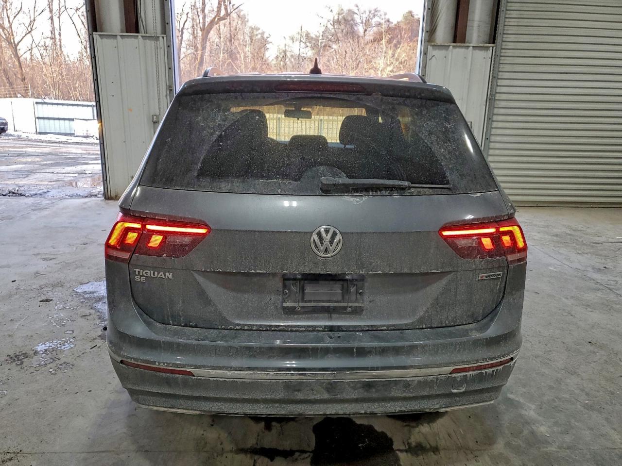 2021 VOLKSWAGEN TIGUAN SE photo 6