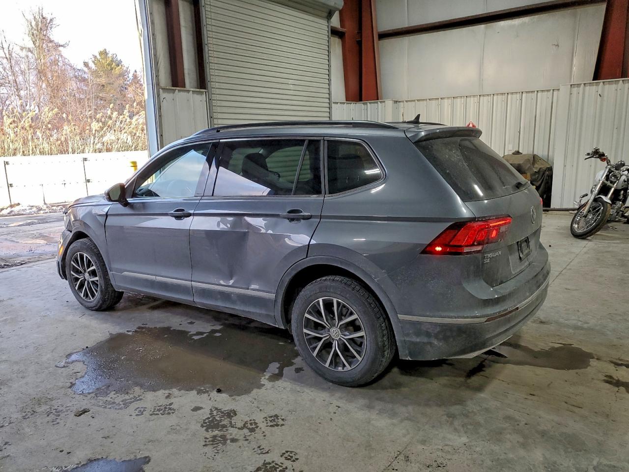 2021 VOLKSWAGEN TIGUAN SE photo 2