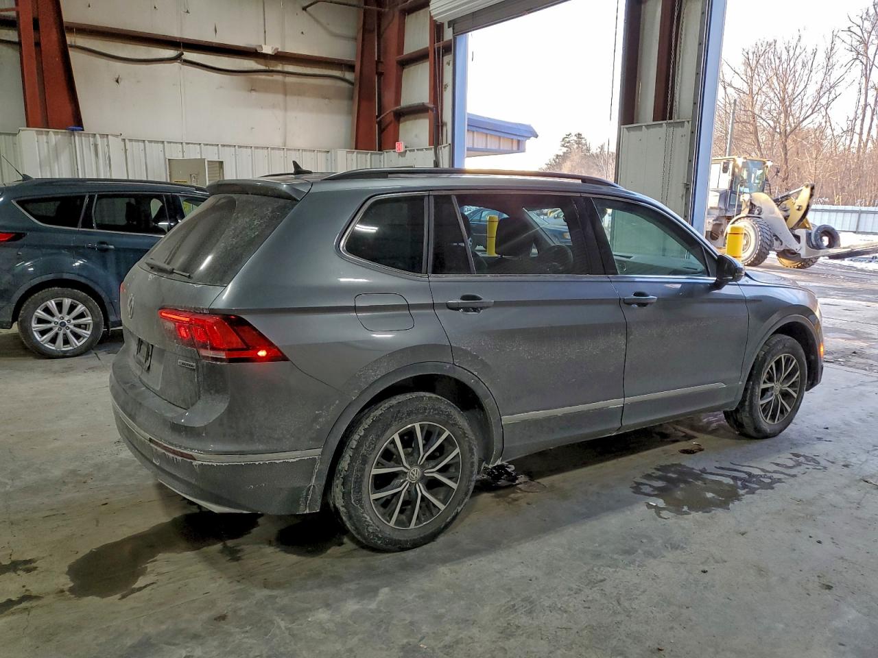 2021 VOLKSWAGEN TIGUAN SE photo 3
