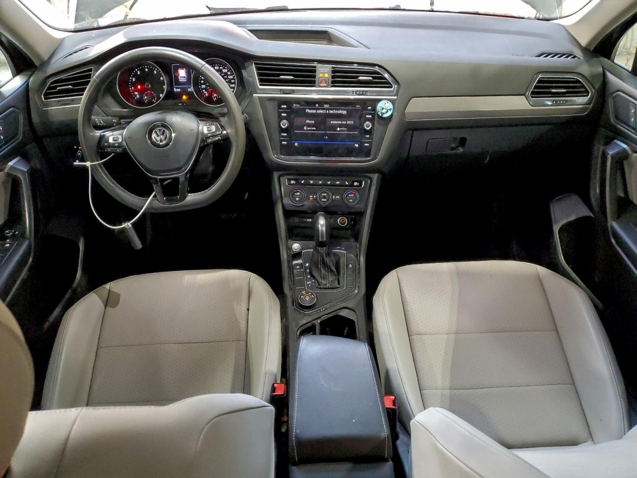 2021 VOLKSWAGEN TIGUAN SE photo 8