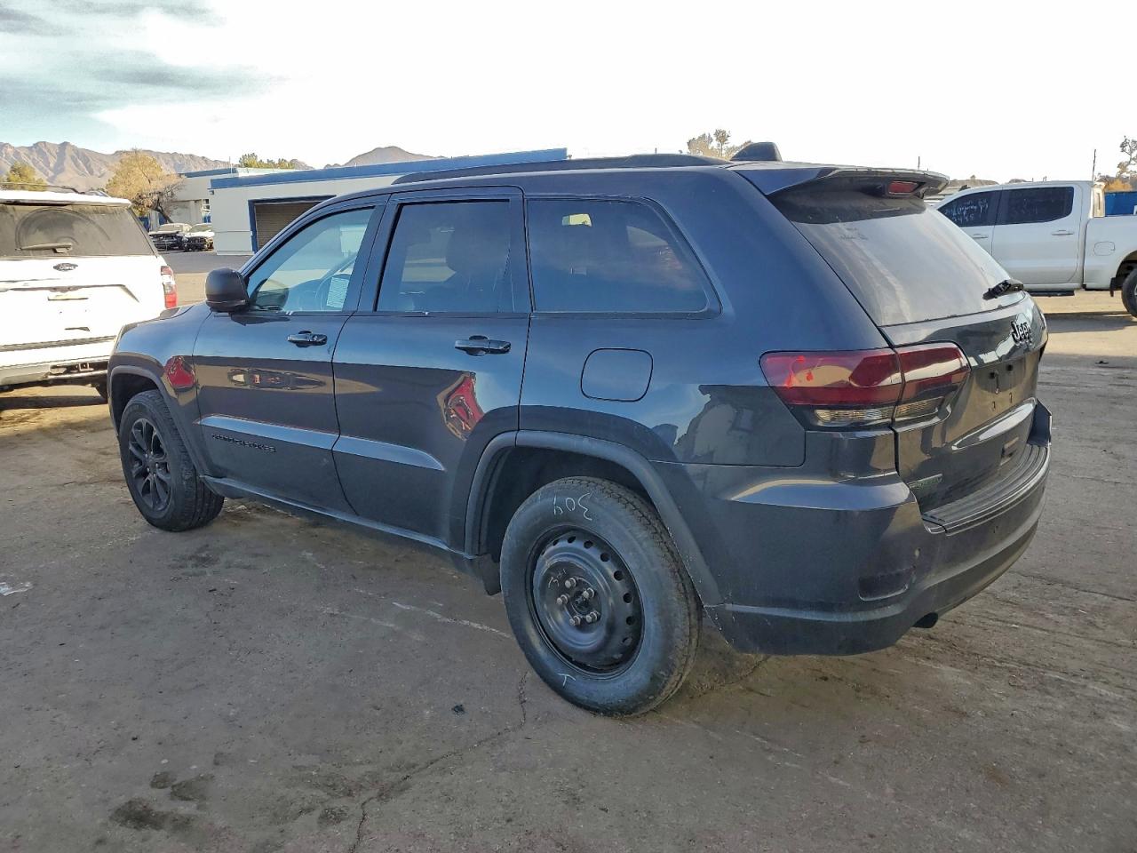 2015 JEEP GRAND CHEROKEE LIMITED photo 2