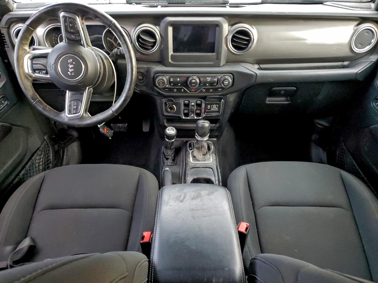 2018 JEEP WRANGLER UNLIMITED SAHARA photo 8
