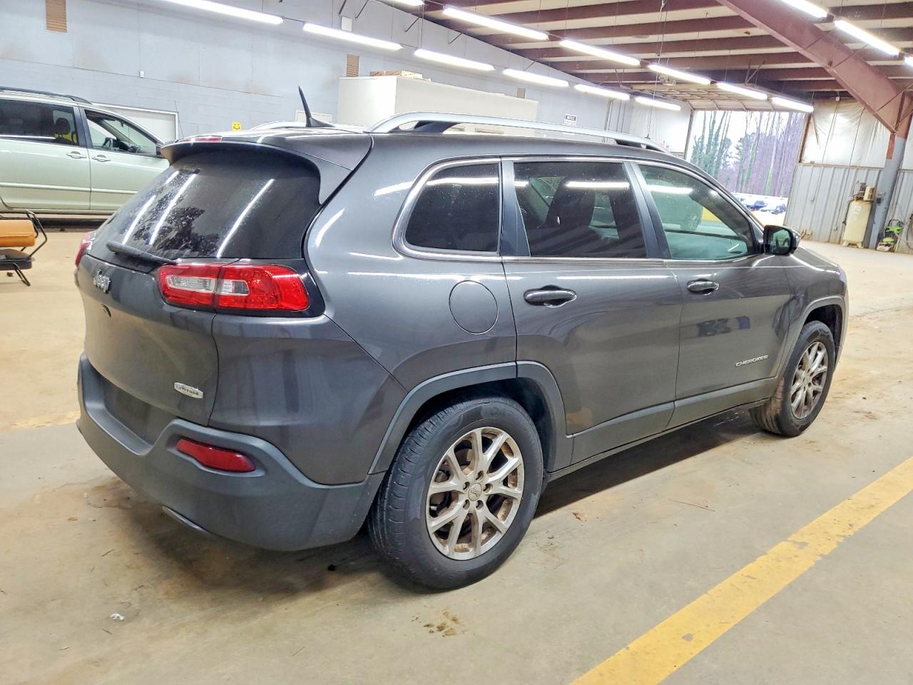 2016 JEEP CHEROKEE LATITUDE photo 5