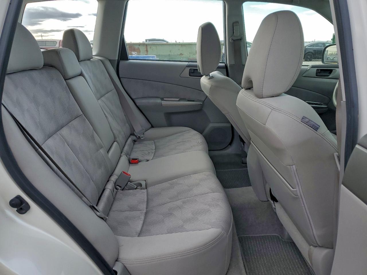2010 SUBARU FORESTER XS photo 21