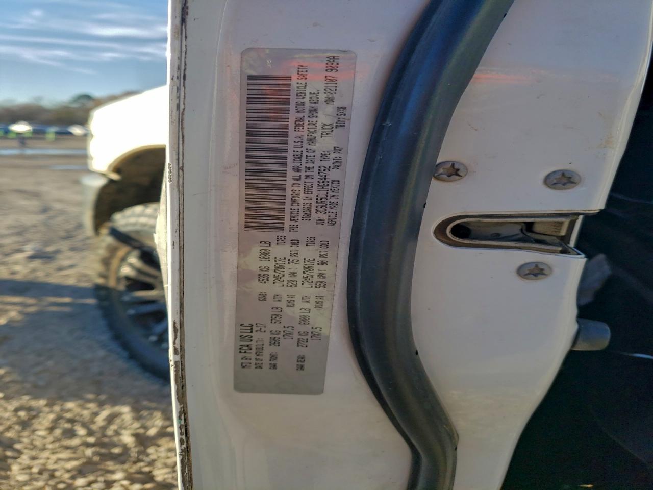 2017 RAM 2500 ST photo 23