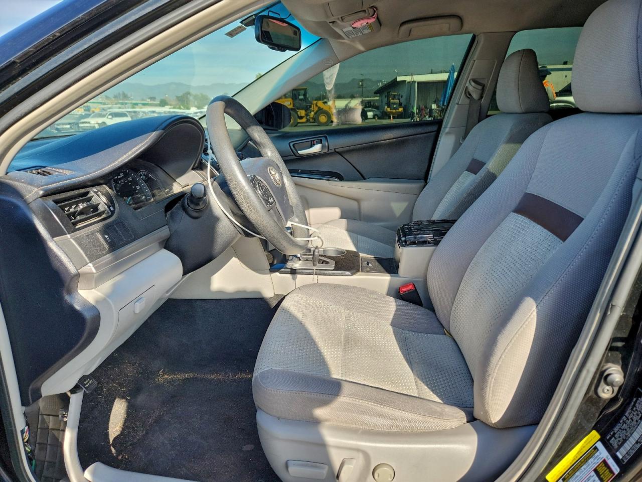 2013 TOYOTA CAMRY L photo 7