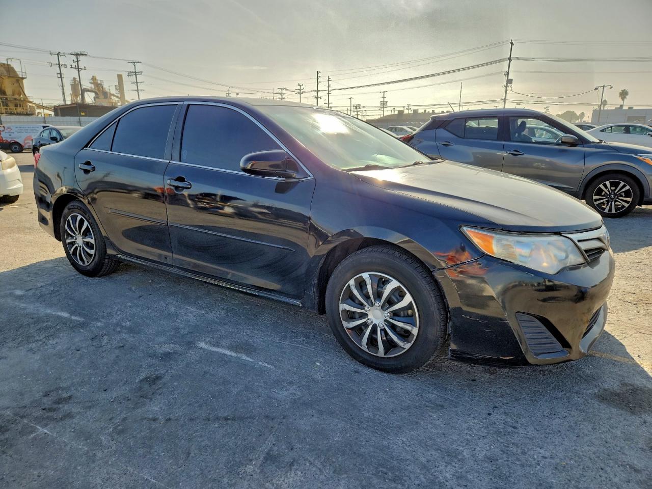 2013 TOYOTA CAMRY L photo 4
