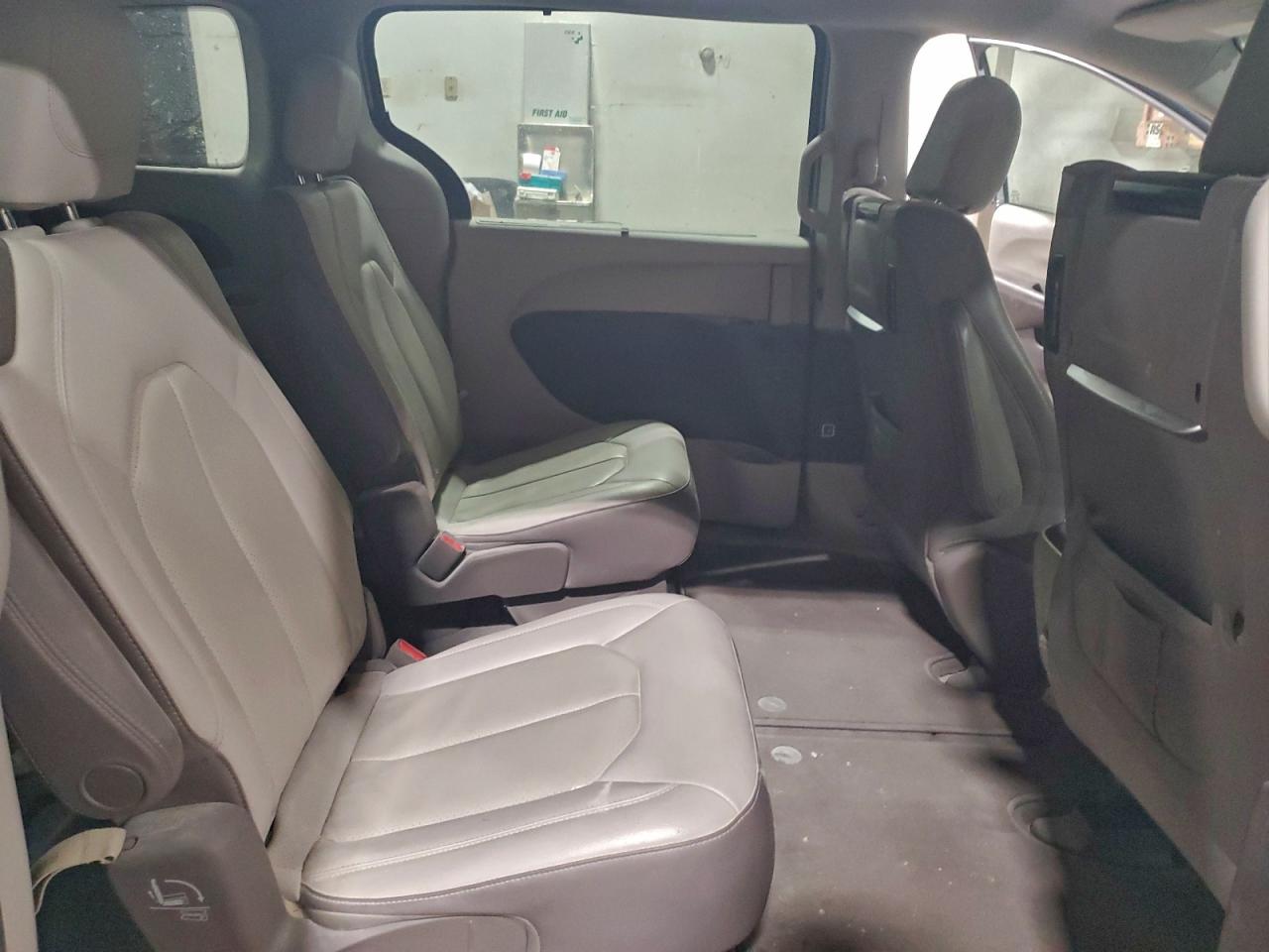 2019 CHRYSLER PACIFICA TOURING L PLUS photo 31