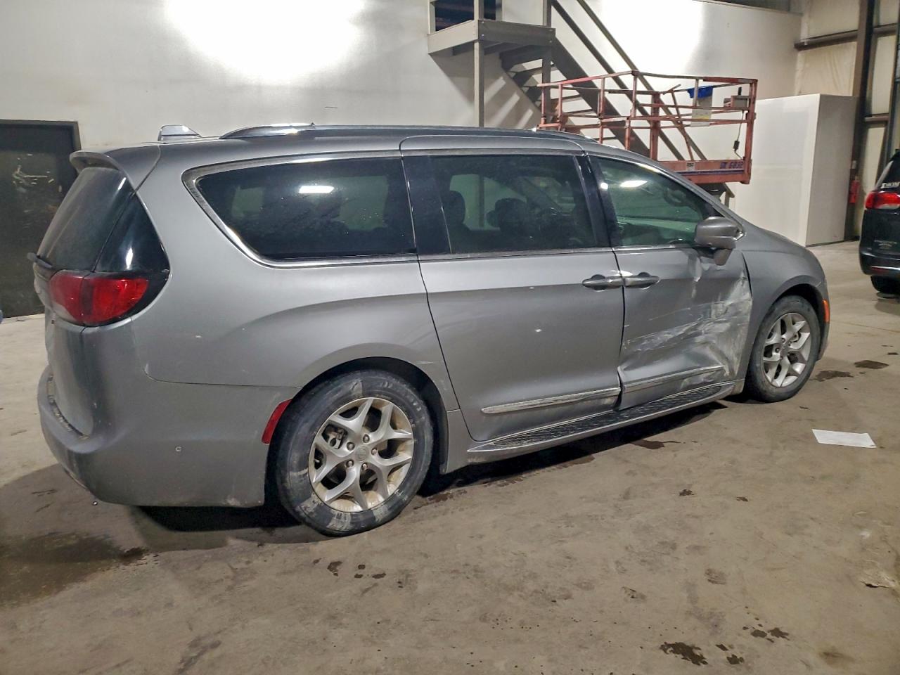 2019 CHRYSLER PACIFICA TOURING L PLUS photo 7