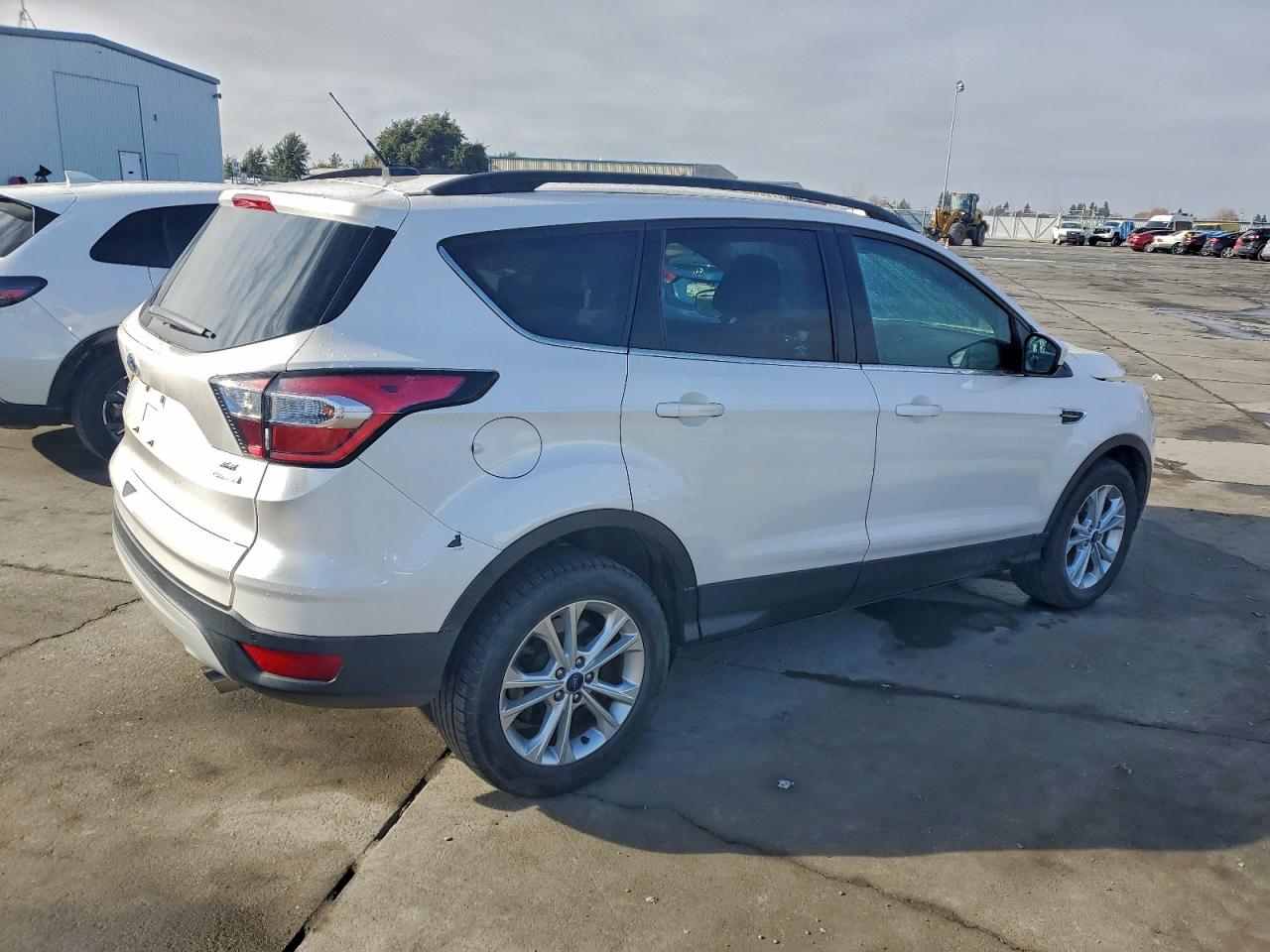 2017 FORD ESCAPE SE photo 7