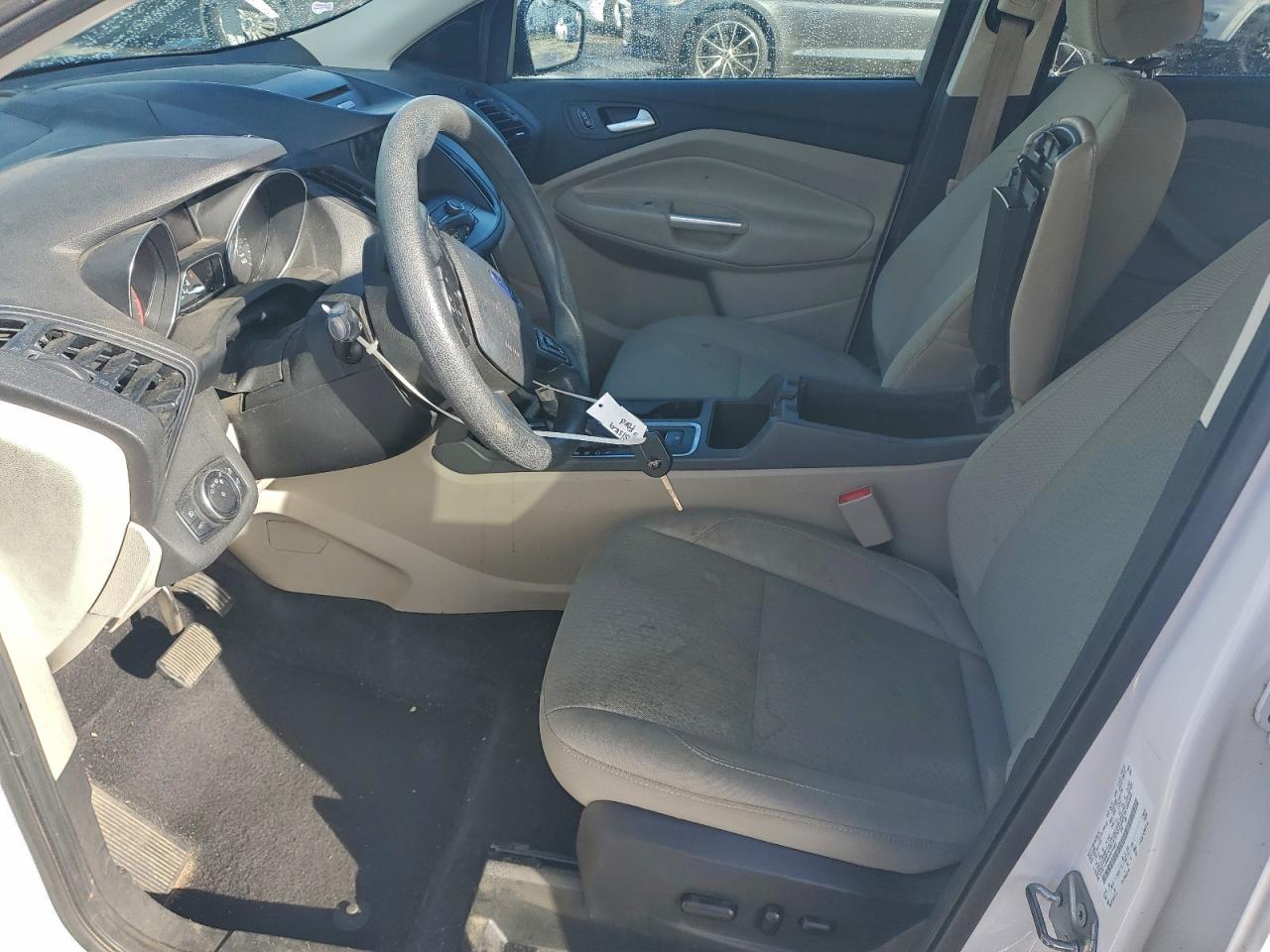 2017 FORD ESCAPE SE photo 19