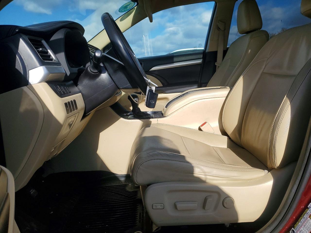 2018 TOYOTA HIGHLANDER SE photo 7