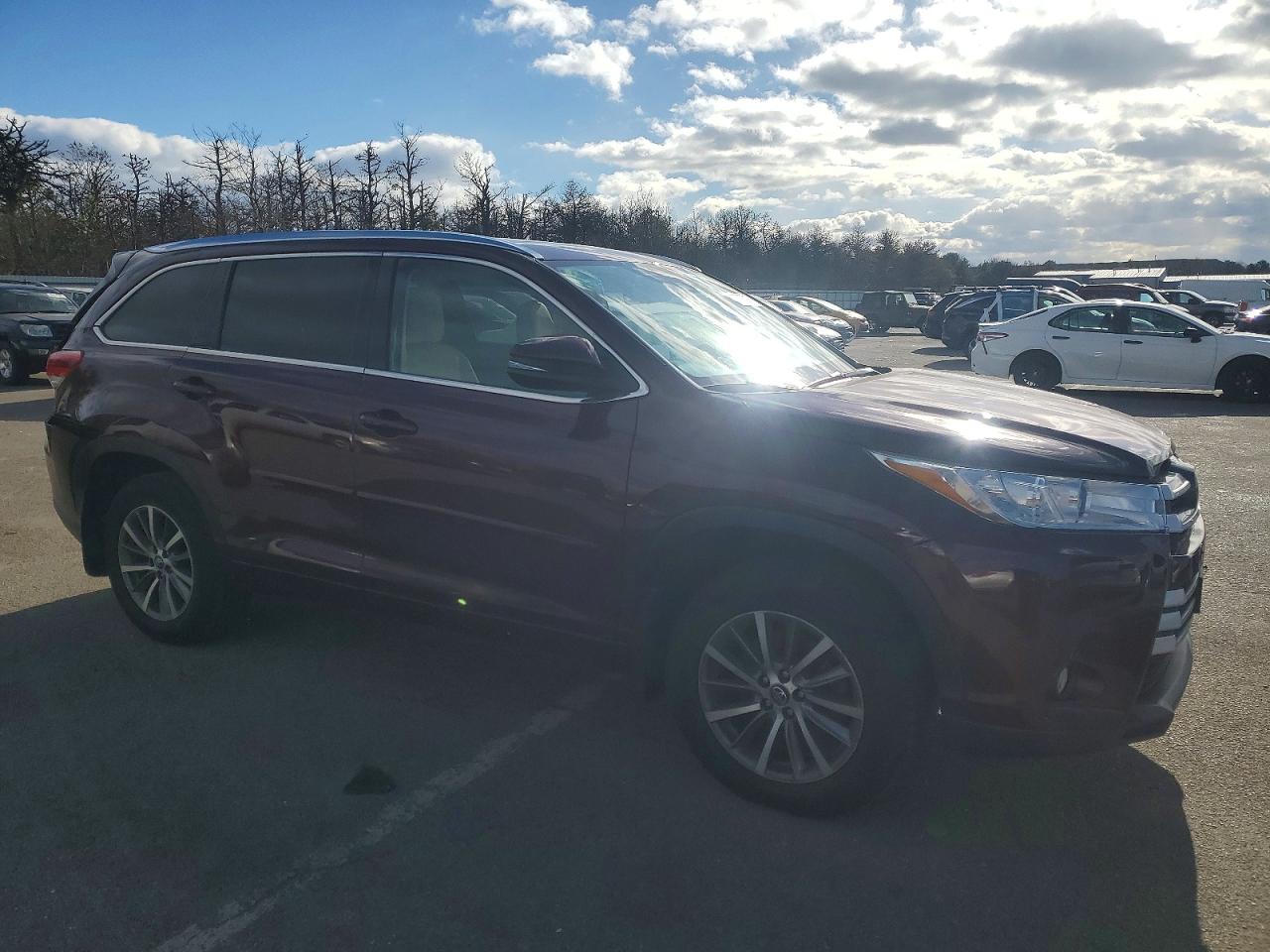 2018 TOYOTA HIGHLANDER SE photo 4