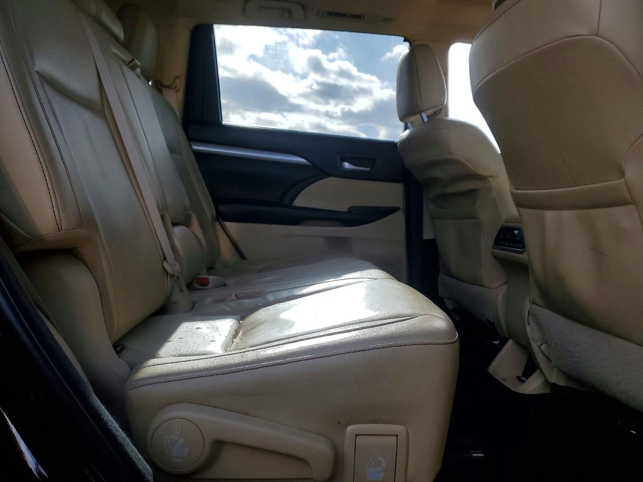2018 TOYOTA HIGHLANDER SE photo 11