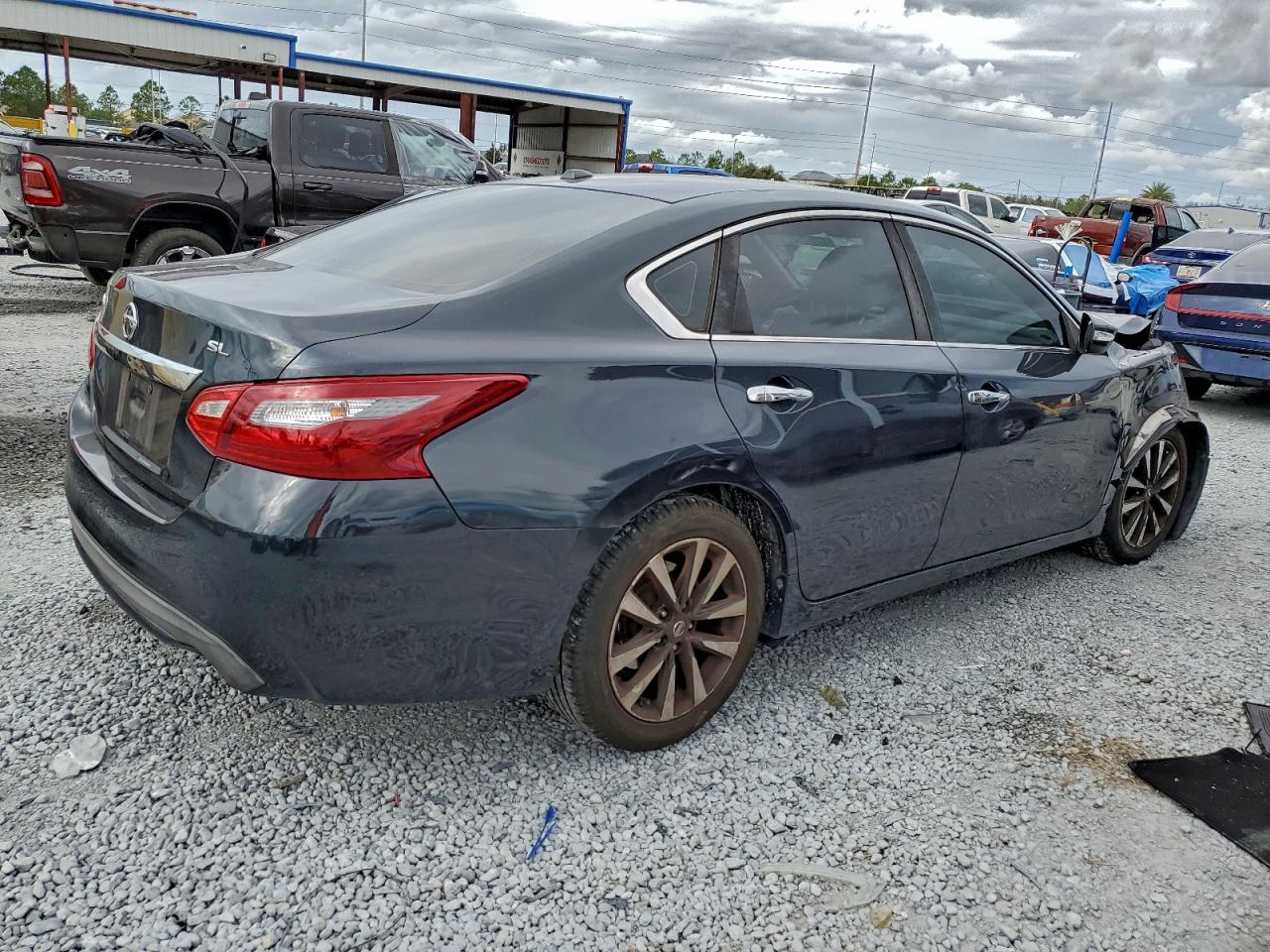 2018 NISSAN ALTIMA photo 3