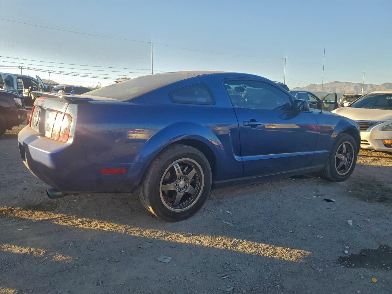 2007 FORD MUSTANG photo 3