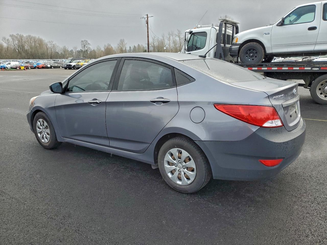 2016 HYUNDAI ACCENT SE photo 2