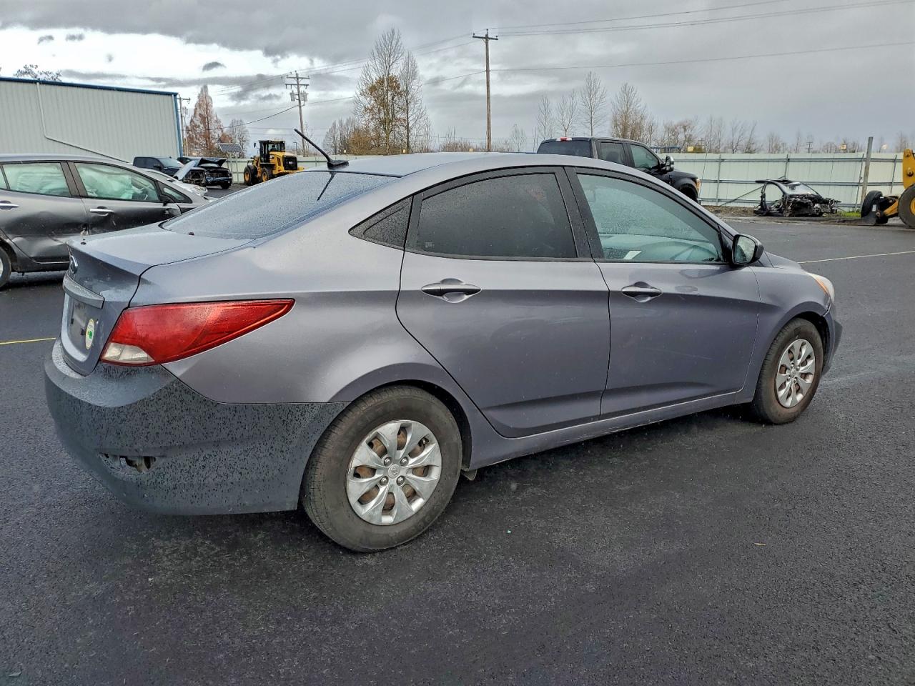 2016 HYUNDAI ACCENT SE photo 3