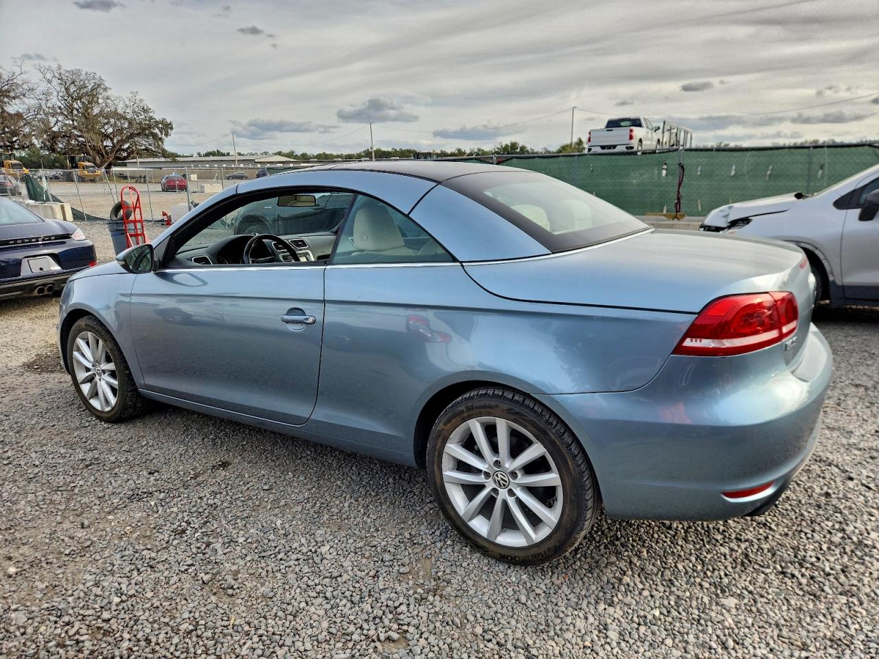 2012 VOLKSWAGEN EOS KOMFORT photo 4