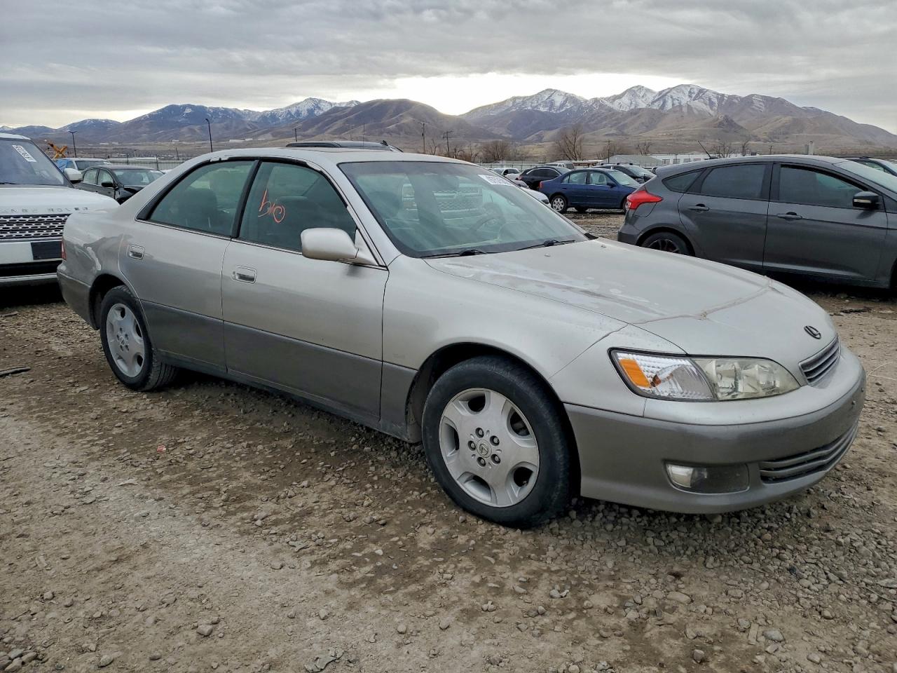 2000 LEXUS ES 300 photo 4