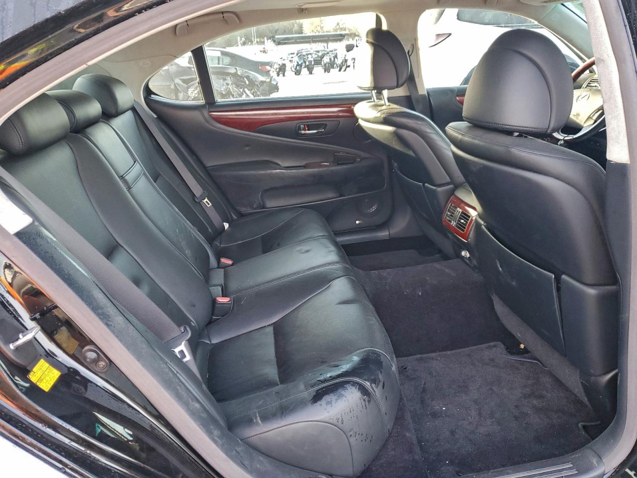 2010 LEXUS LS 460L photo 19