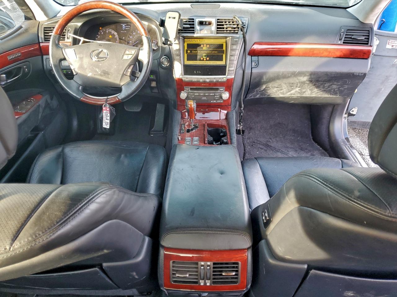 2010 LEXUS LS 460L photo 15