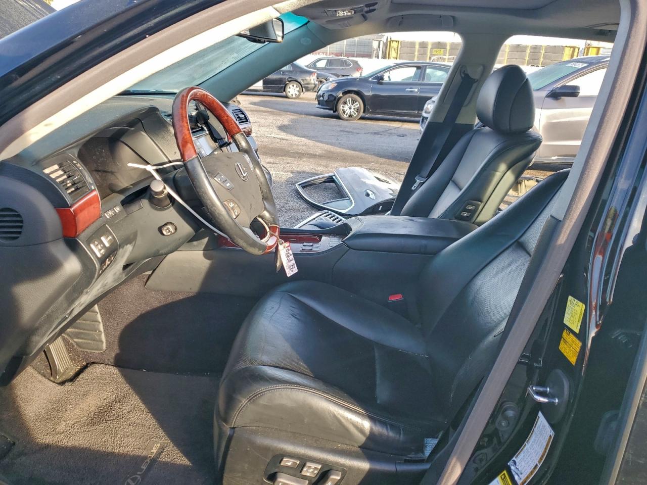 2010 LEXUS LS 460L photo 13