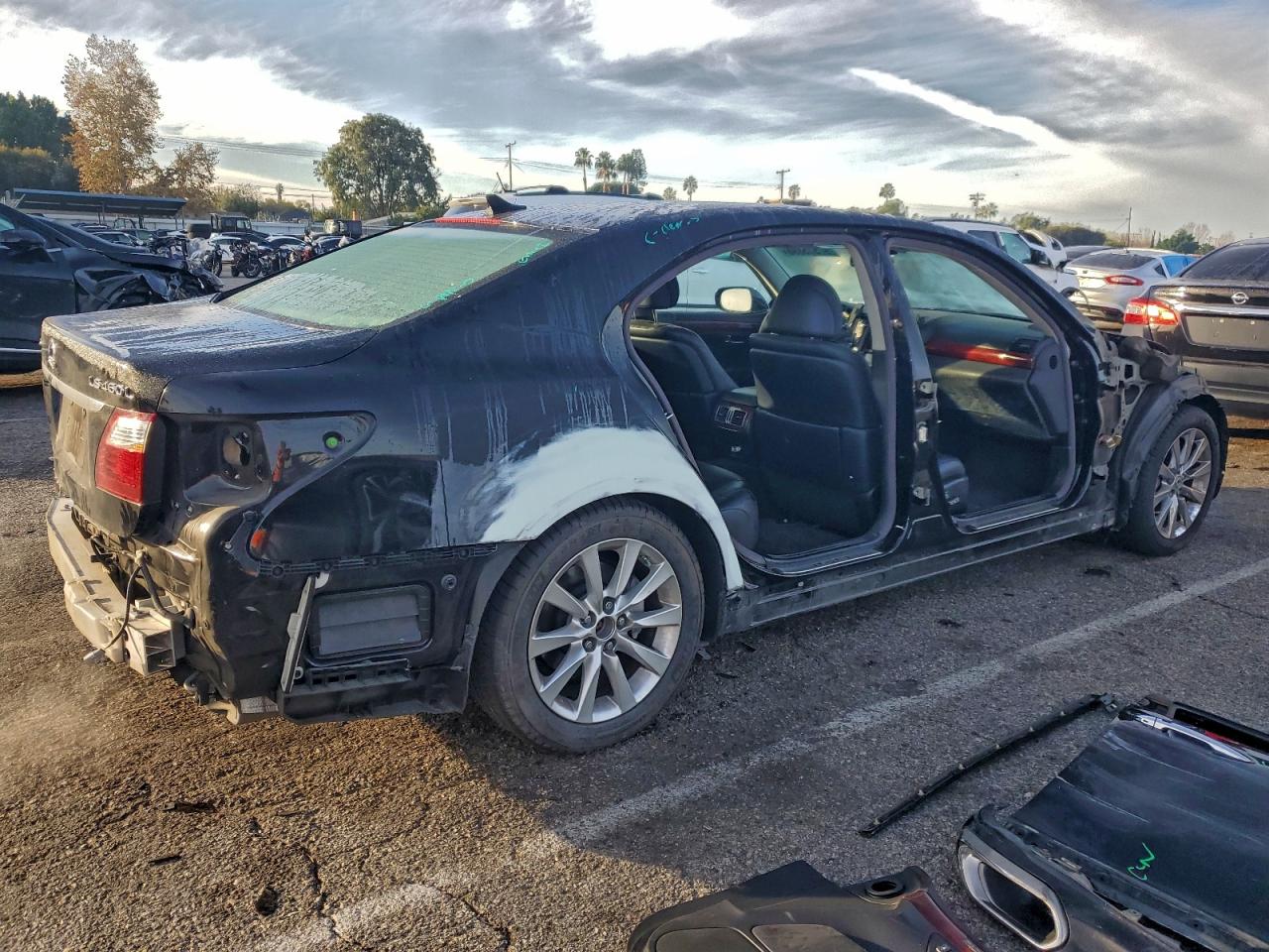 2010 LEXUS LS 460L photo 5