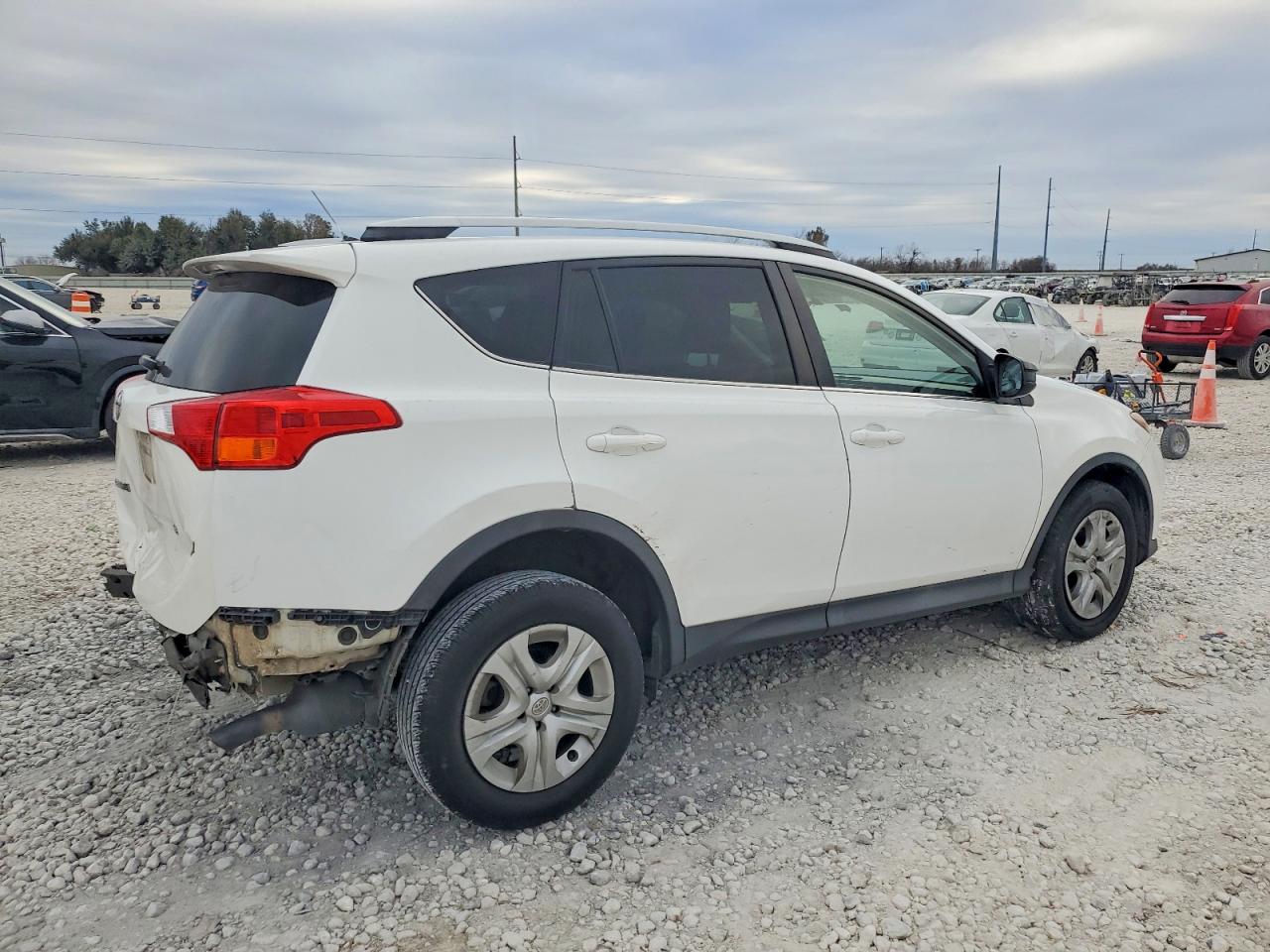 2015 TOYOTA RAV4 LE photo 3