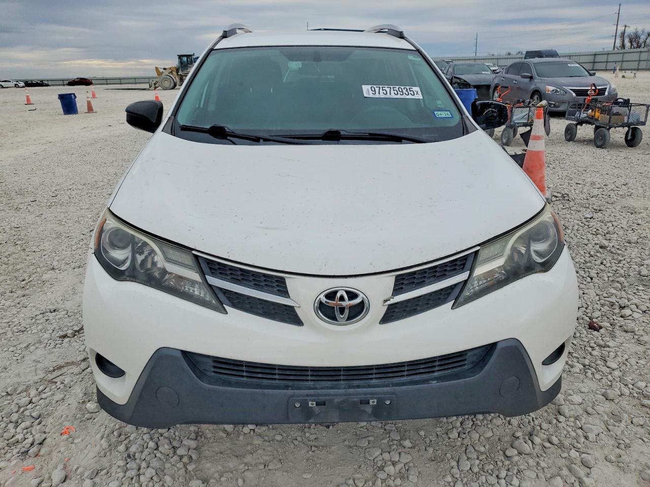 2015 TOYOTA RAV4 LE photo 5