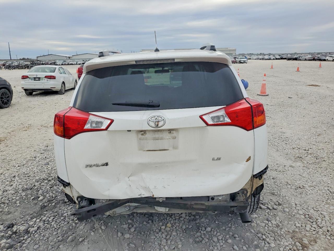2015 TOYOTA RAV4 LE photo 6
