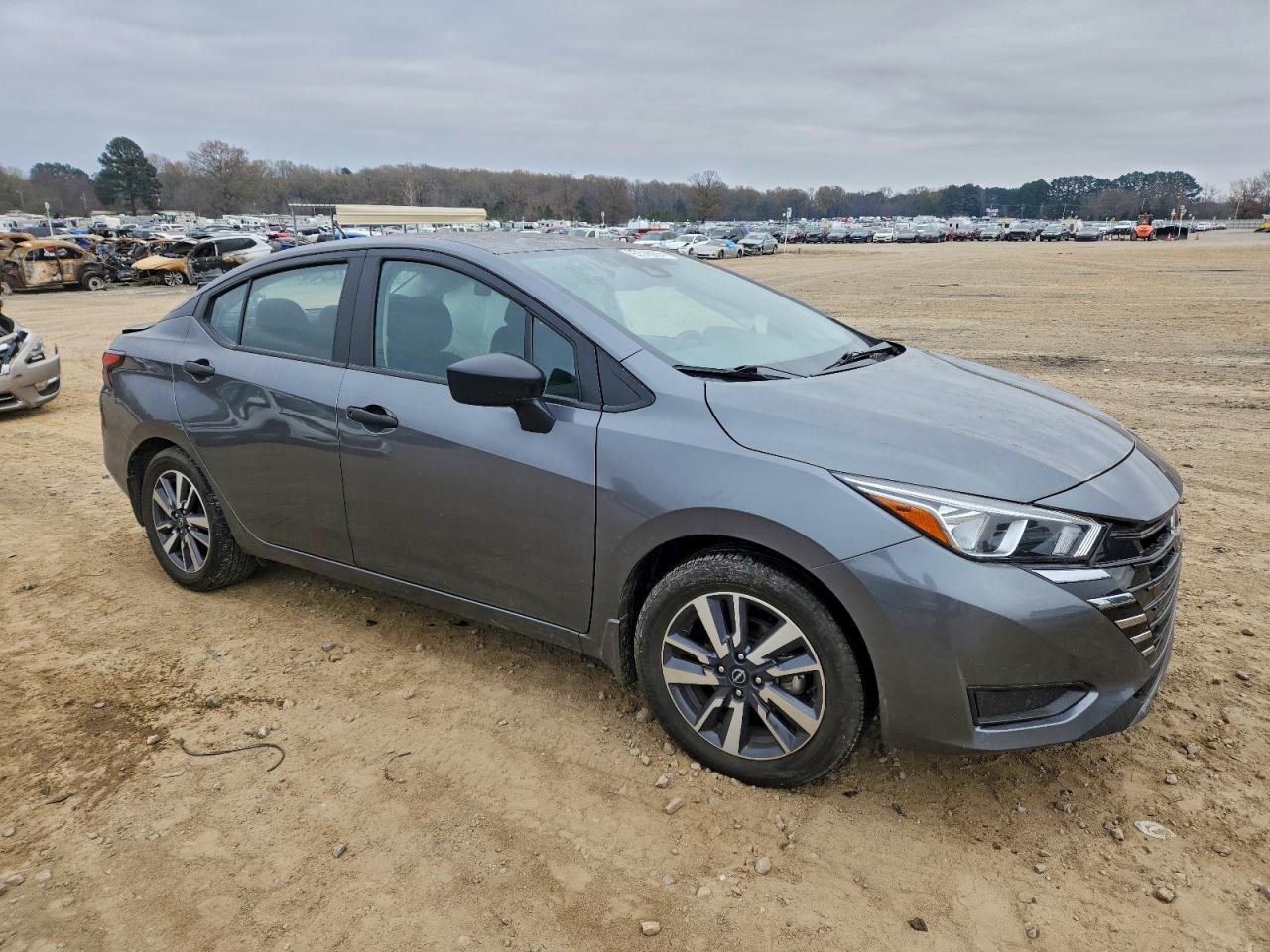 2024 NISSAN VERSA S photo 4