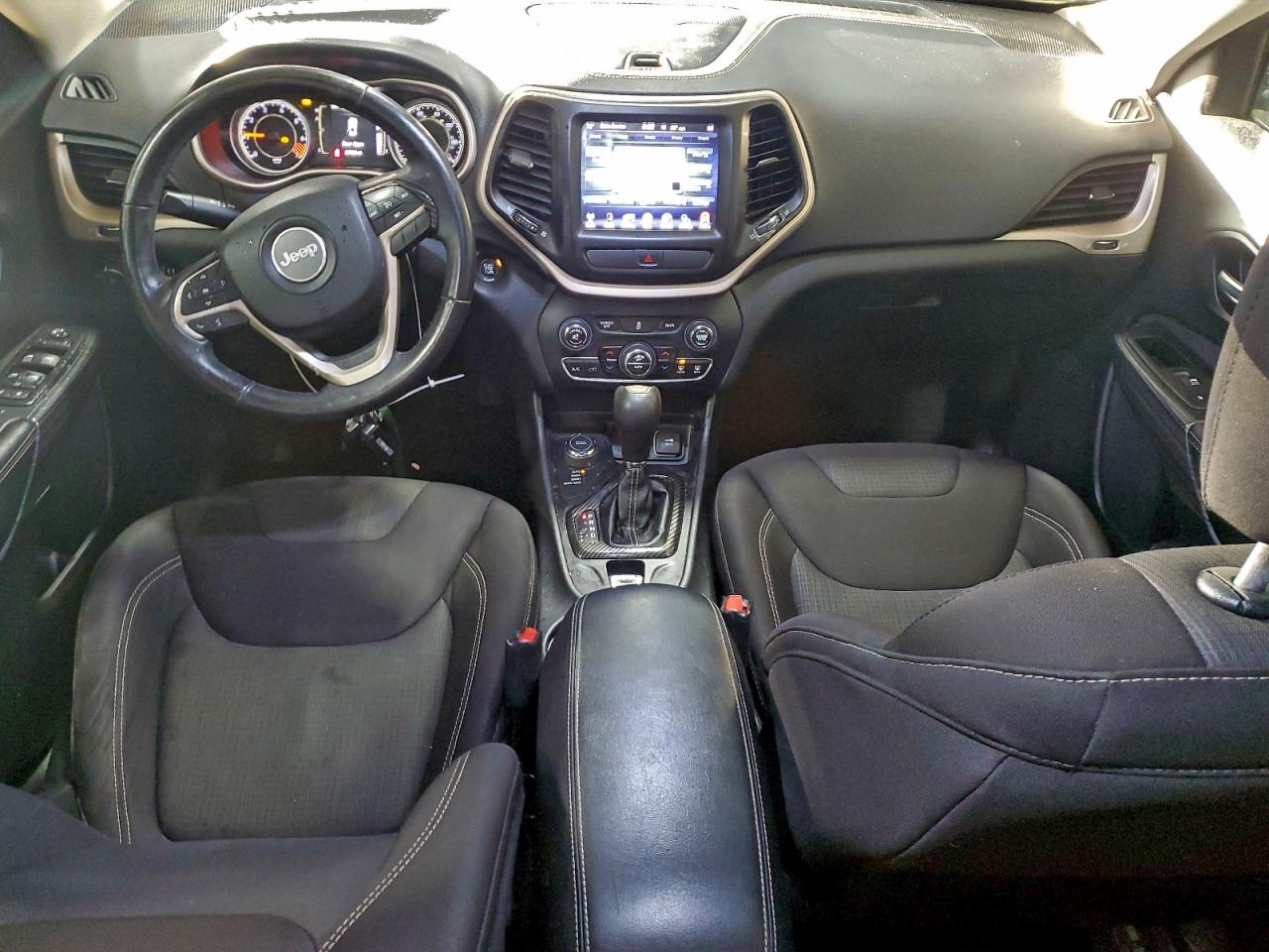 2015 JEEP CHEROKEE LATITUDE photo 8