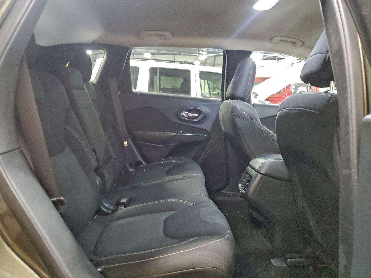 2015 JEEP CHEROKEE LATITUDE photo 11