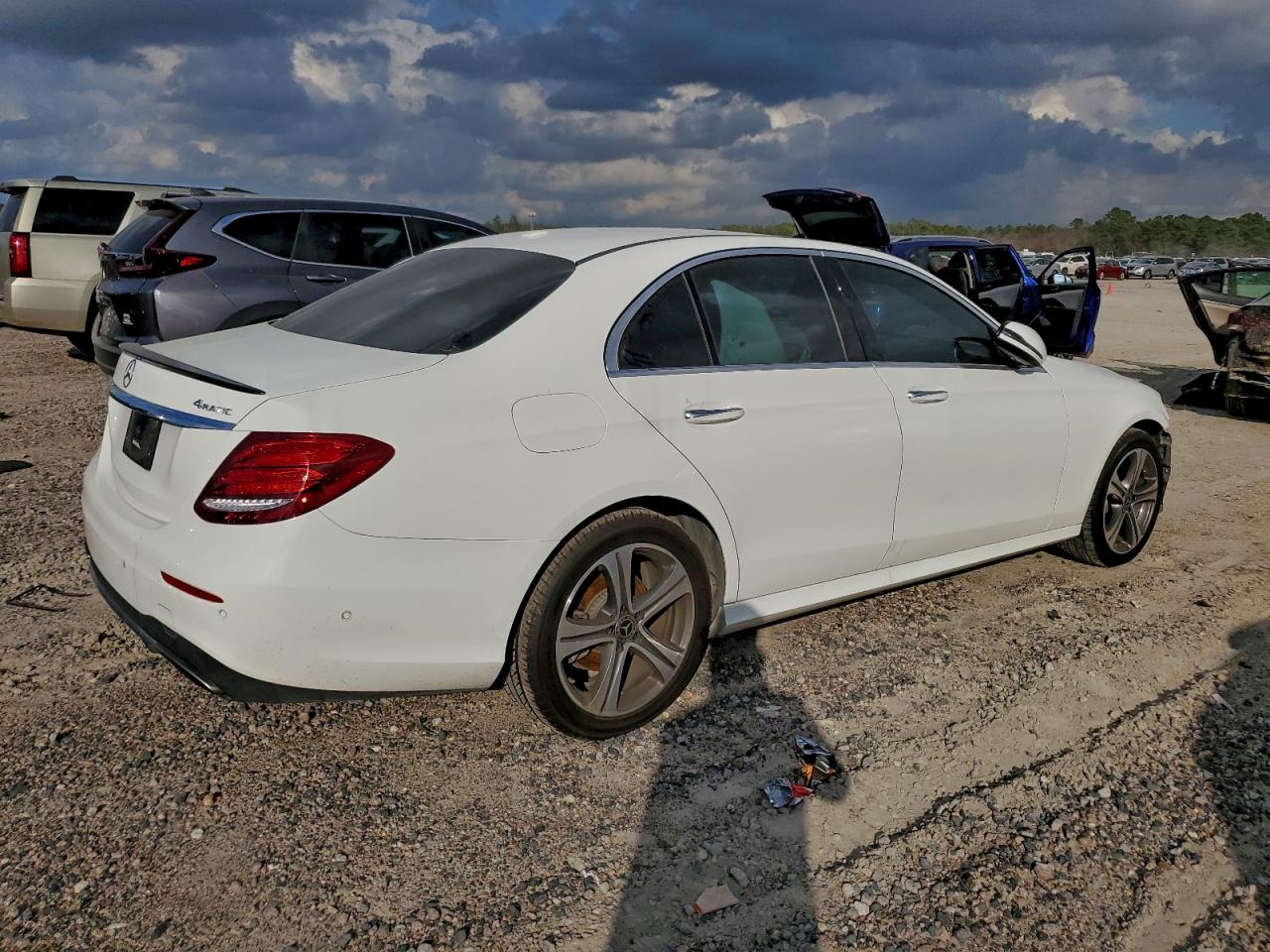 2018 MERCEDES-BENZ E 300 4MATIC photo 3