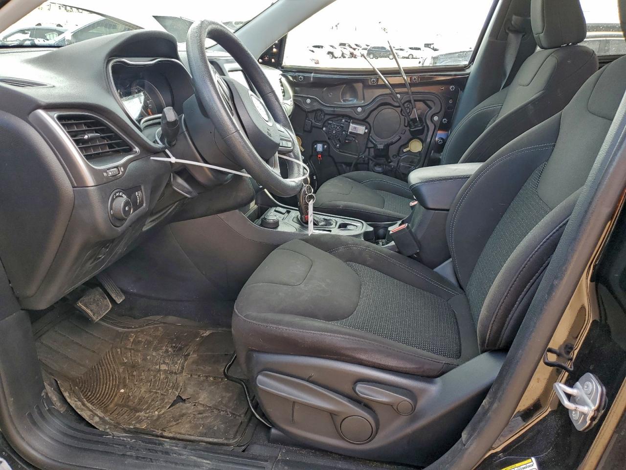 2019 JEEP CHEROKEE LATITUDE photo 7