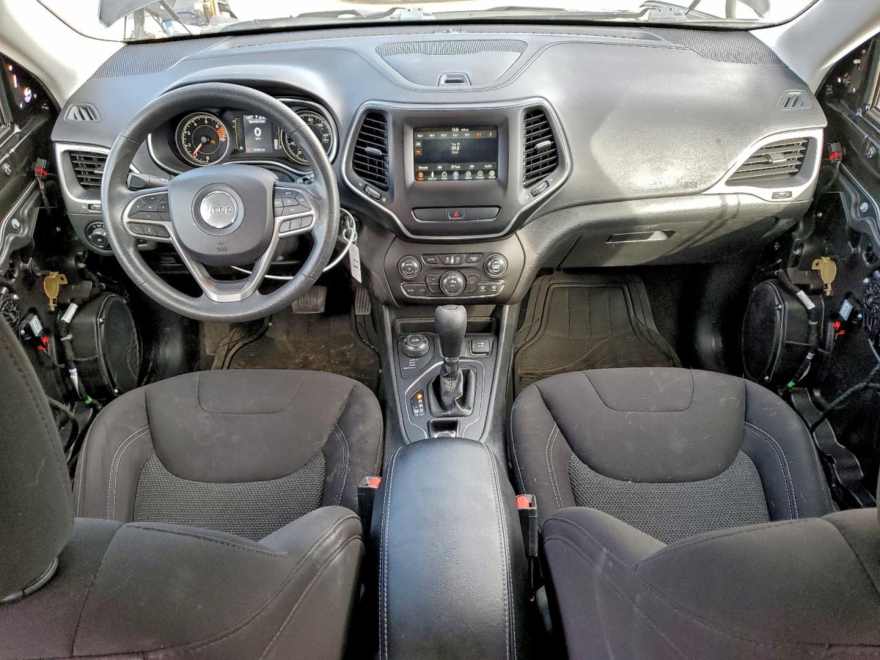 2019 JEEP CHEROKEE LATITUDE photo 8