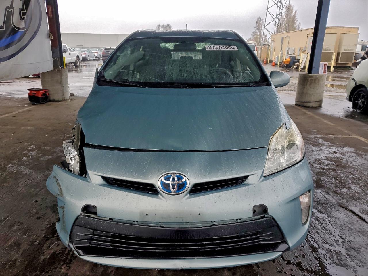 2015 TOYOTA PRIUS photo 5