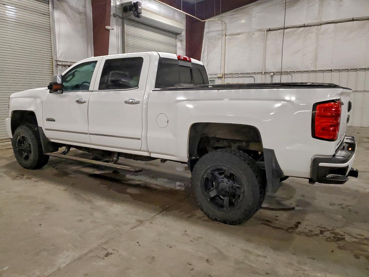 2015 CHEVROLET SILVERADO K2500 HIGH COUNTRY photo 2