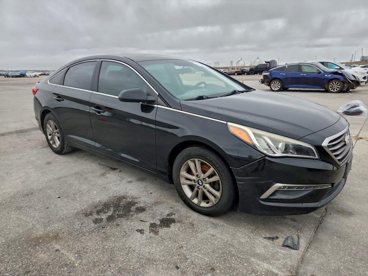 2015 HYUNDAI SONATA SE photo 4