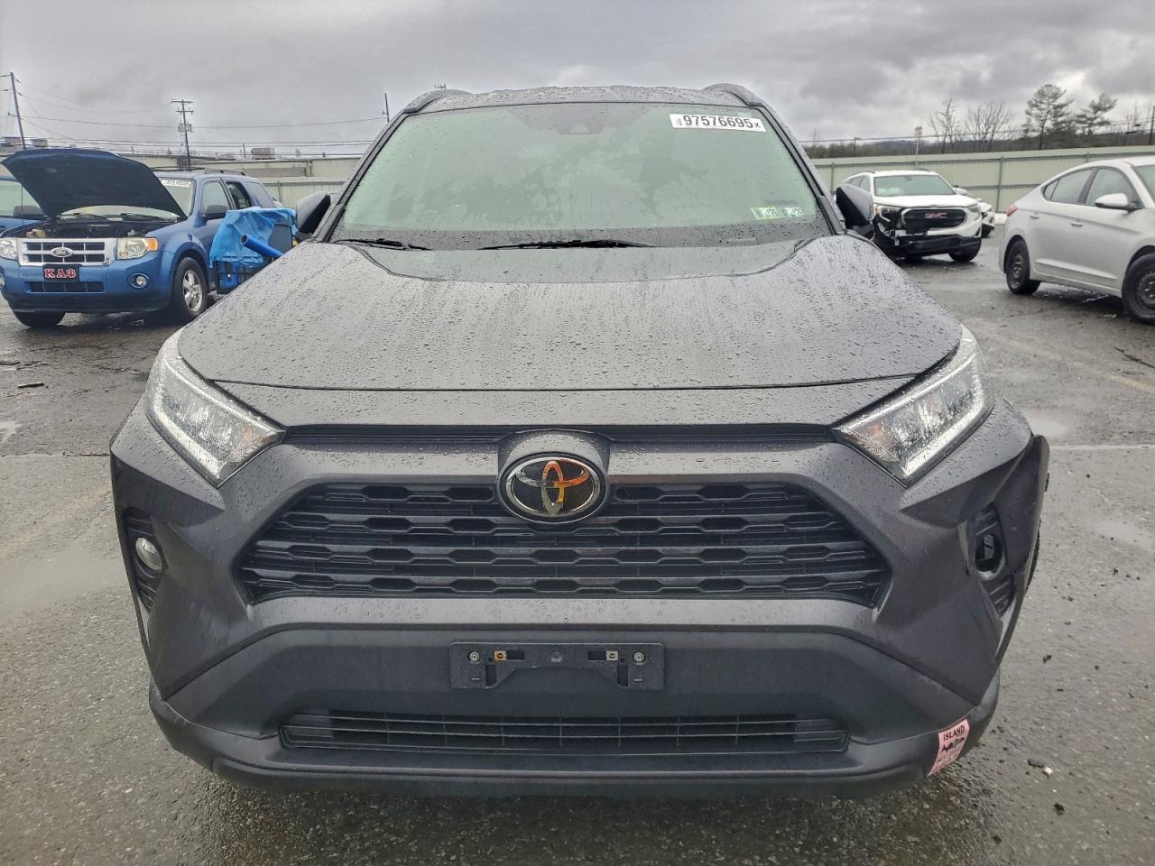 2021 TOYOTA RAV4 XLE photo 5