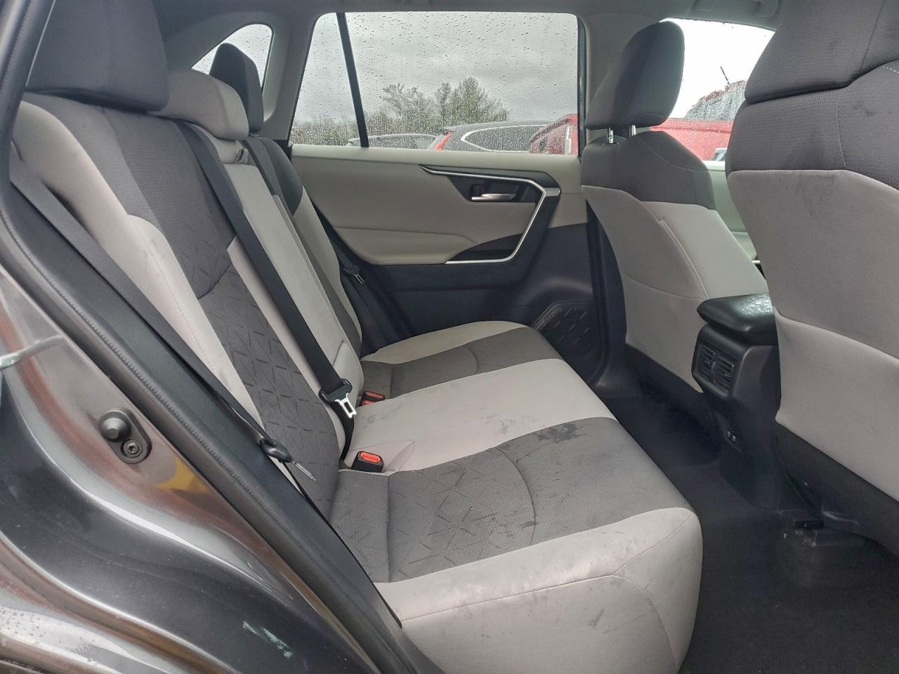 2021 TOYOTA RAV4 XLE photo 11