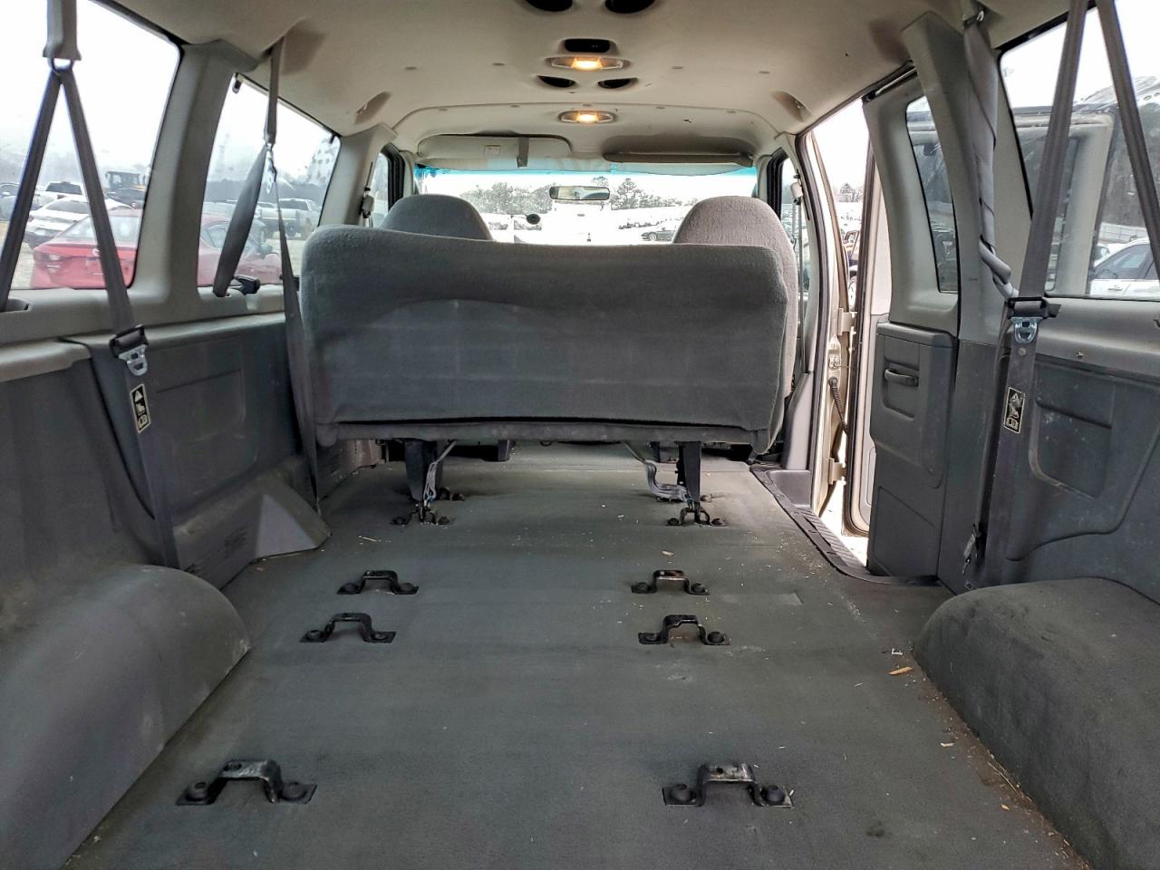 2003 FORD ECONOLINE E350 SUPER DUTY WAGON photo 28