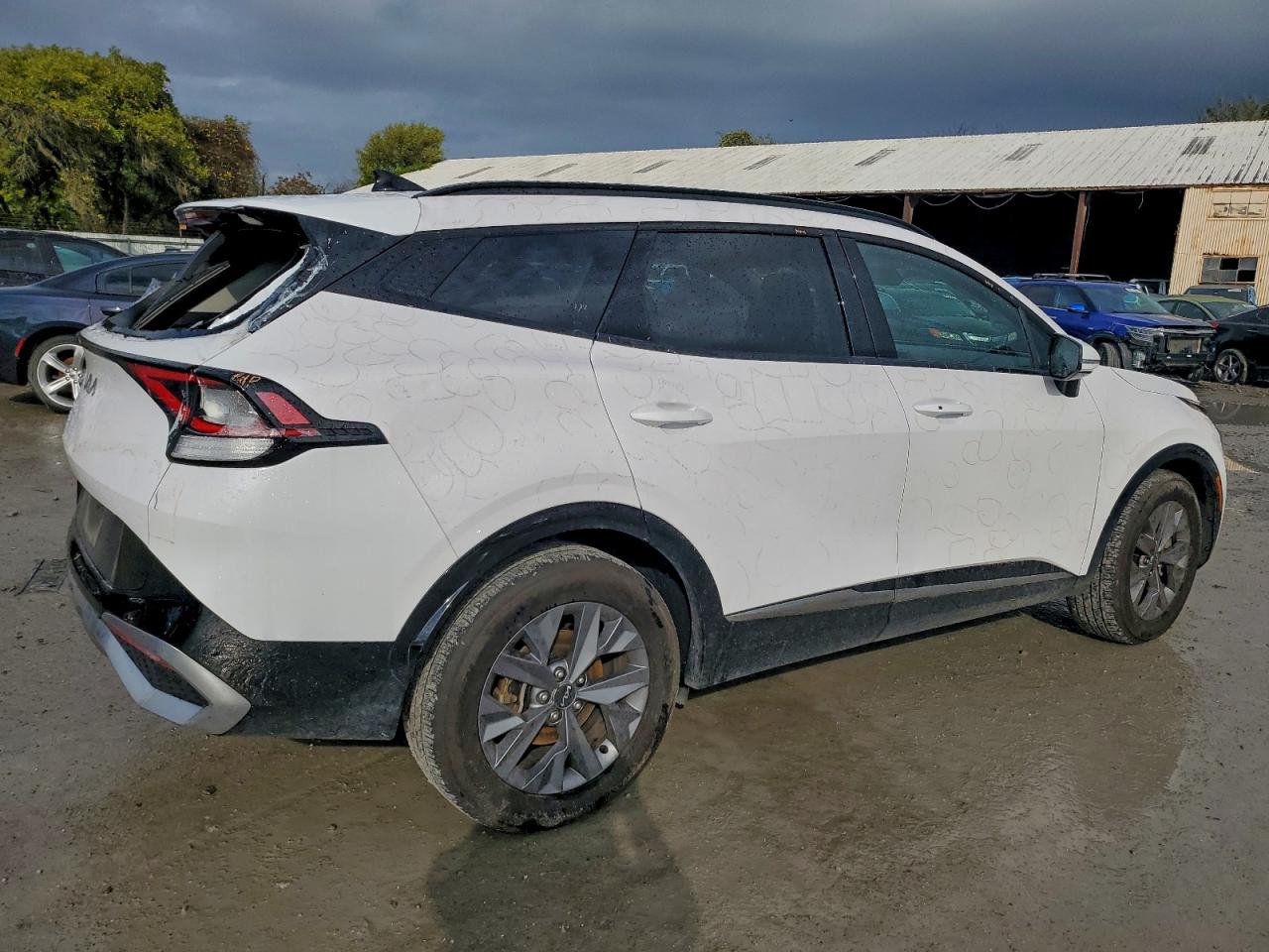 2025 KIA SPORTAGE SX photo 3