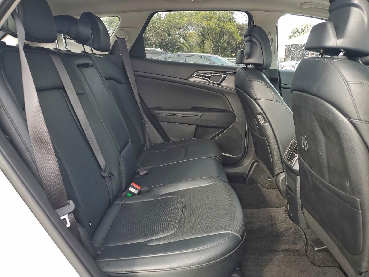 2025 KIA SPORTAGE SX photo 10