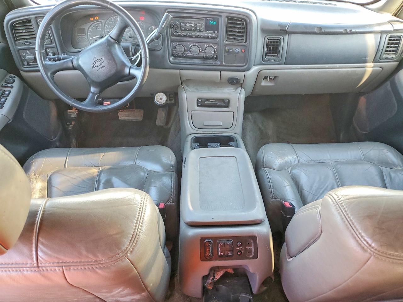 2002 CHEVROLET SUBURBAN K1500 photo 8
