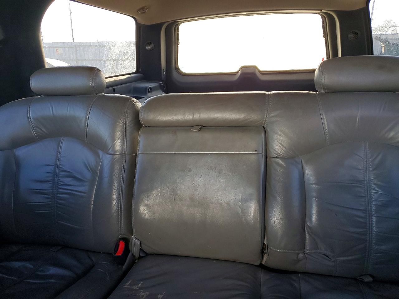 2002 CHEVROLET SUBURBAN K1500 photo 10